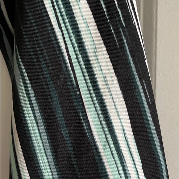 Wrap dress Black, White and aqua/teal painterly Striped LuLaRoe Michelle - Picture 5 of 10